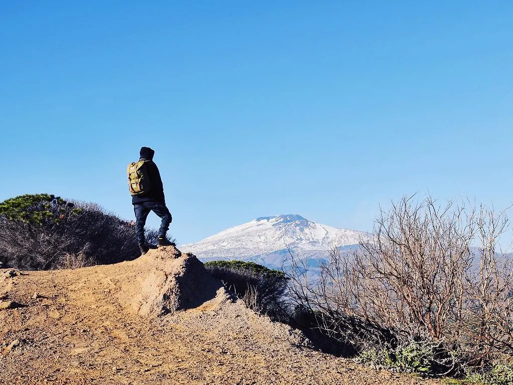 Sotto Il Vulcano 니콜로시 2*,